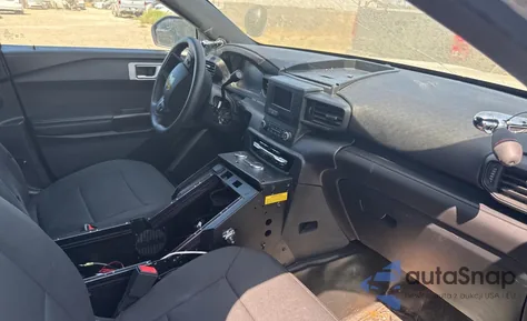 2021 Ford Explorer Police Interceptor z USA, uszkodzony, nr VIN 1FM5K8AC6MNA15775